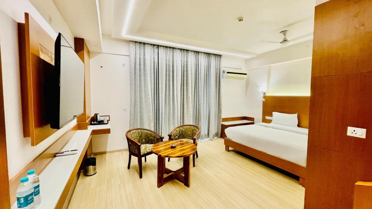 الشقق الفندقية Neel Skye - Couple Friendly - Dlf My Pad, Gomtinagar , لاكناو المظهر الخارجي الصورة